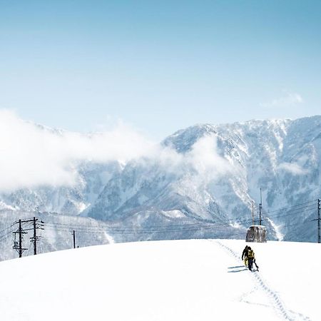 Hakuba Cortina Lodge Отари Экстерьер фото